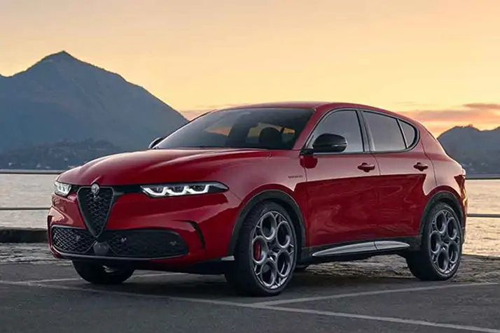 Écran tactile central de l’Alfa Romeo Tonale affichant les fonctionnalités connectées